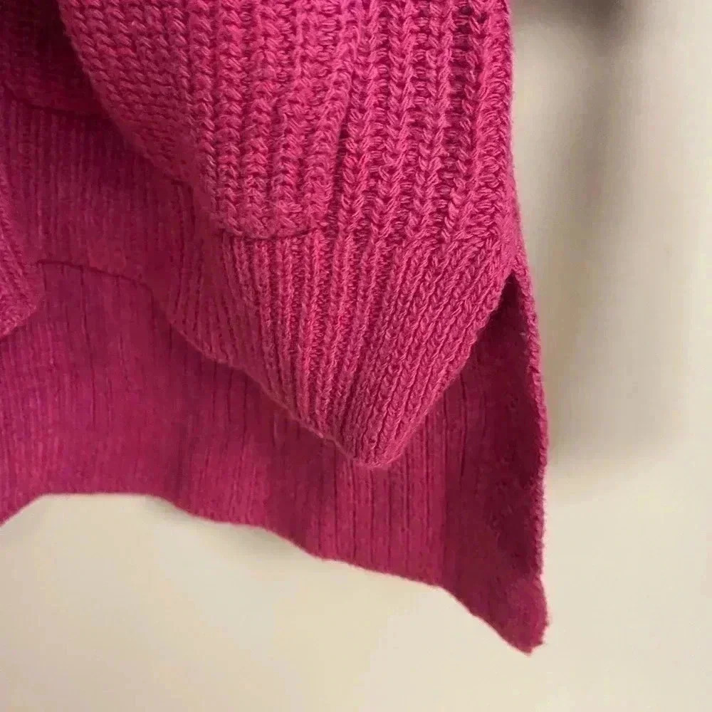 Size medium women’s 2 Pocket sweater. New but no tags. Fuchsia pink. - Picture 8 of 10